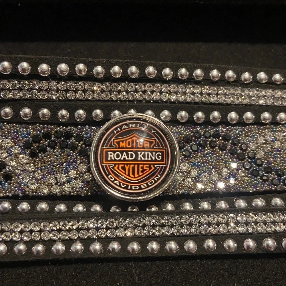 HD Snap Bling Bracelet - Picture 2 of 4